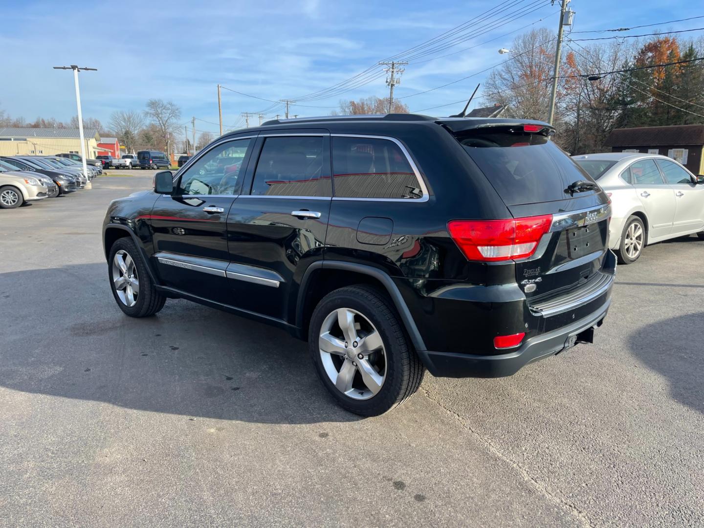 2013 Black /Gray Jeep Grand Cherokee (1C4RJFCG5DC) , located at 547 E. Main St., Orwell, OH, 44076, (440) 437-5893, 41.535435, -80.847855 - Photo#11